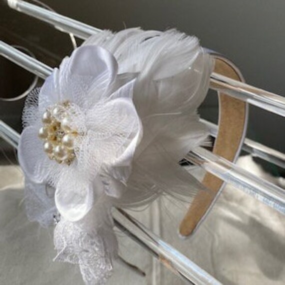 VINTAGE Crystal Flower Headband.  Vintage Crystal Flower and Leaves Tiara Wedding Headband  main image 4