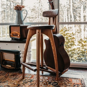 Performing Stool | Guitar Stand