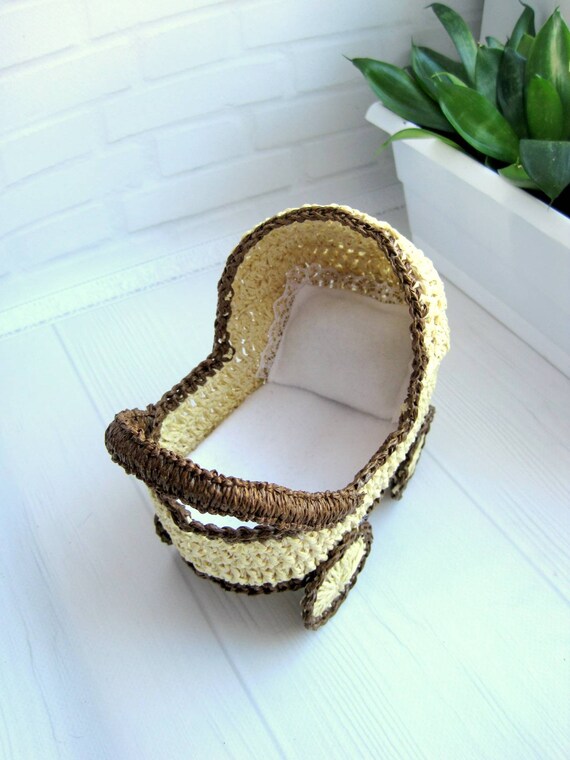 Bast Puppenwagen: Beige Braun Spielzeug Wiege mit Fleece Bettwsche -  Etsy.de