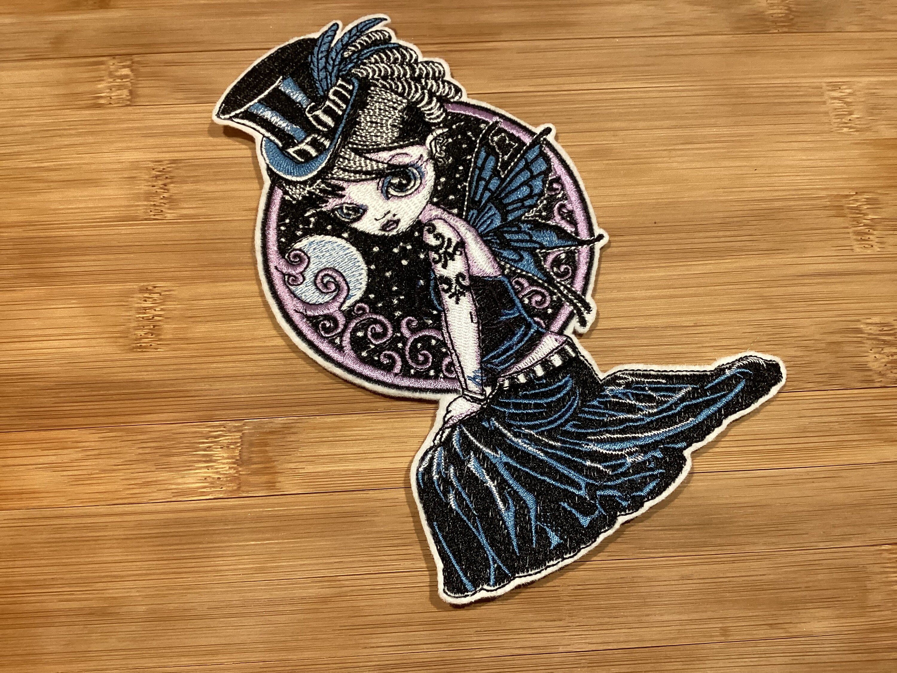 Embroidered Gothic Steampunk Winged Fairy in a Top Hat Patch Sew/Iron-On 3 Sizes by Twistedstitcher 2018 Located in Abbotsford BC Canada - Thumbnail 6