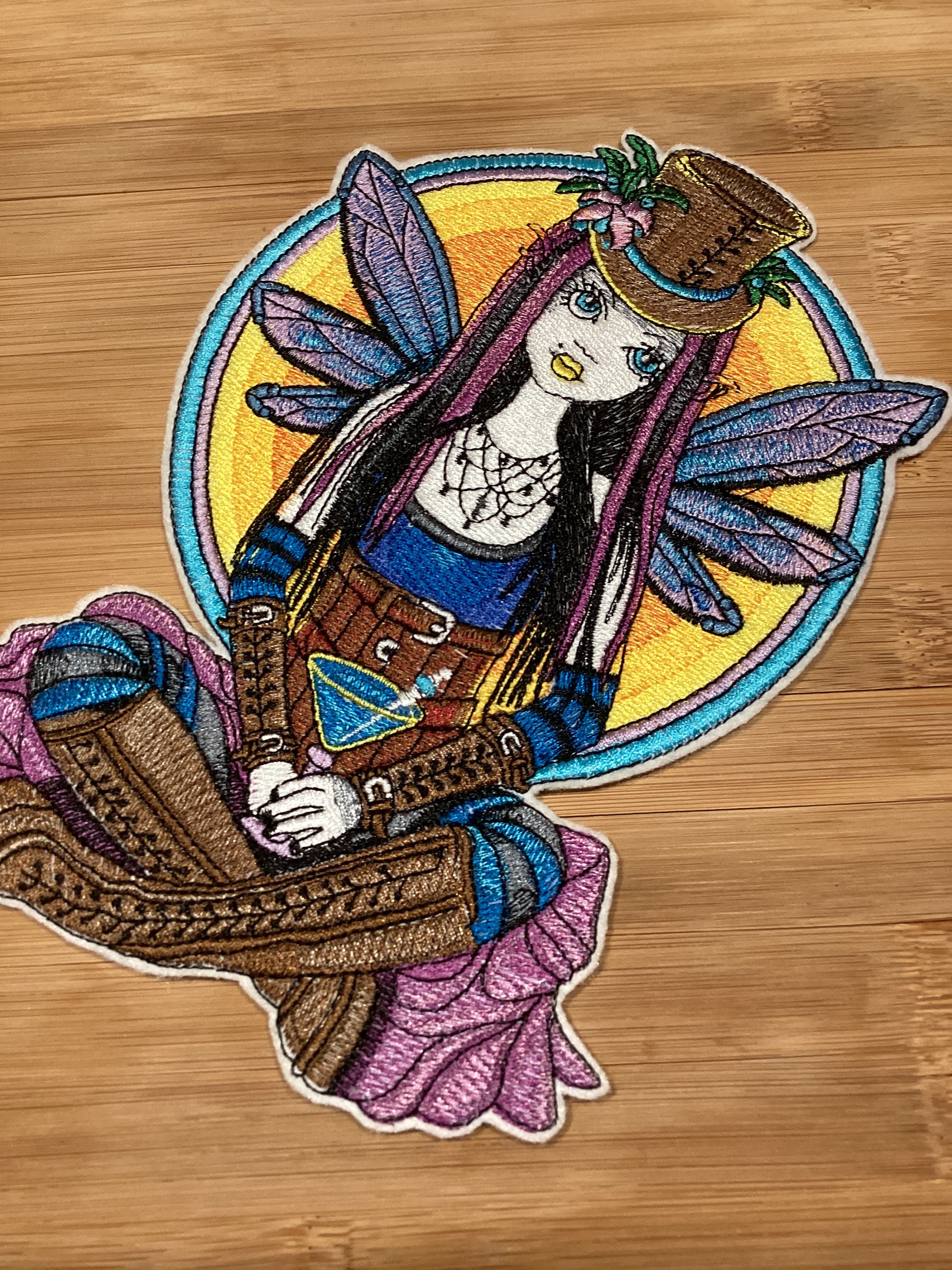 Embroidered Steampunk Winged Fairy Wearing a Top Hat Patch Sew/Iron-On 3 Sizes by Twistedstitcher 2018 Located in Abbotsford BC Canada - Thumbnail 5