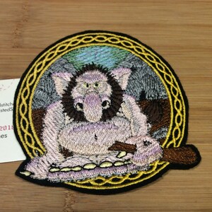 Patch Troll brodé Fer / Sew-On Mystical Creature Patch 2 tailles disponibles par Twistedstitcher 2018 Situé à Abbotsford BC Canada