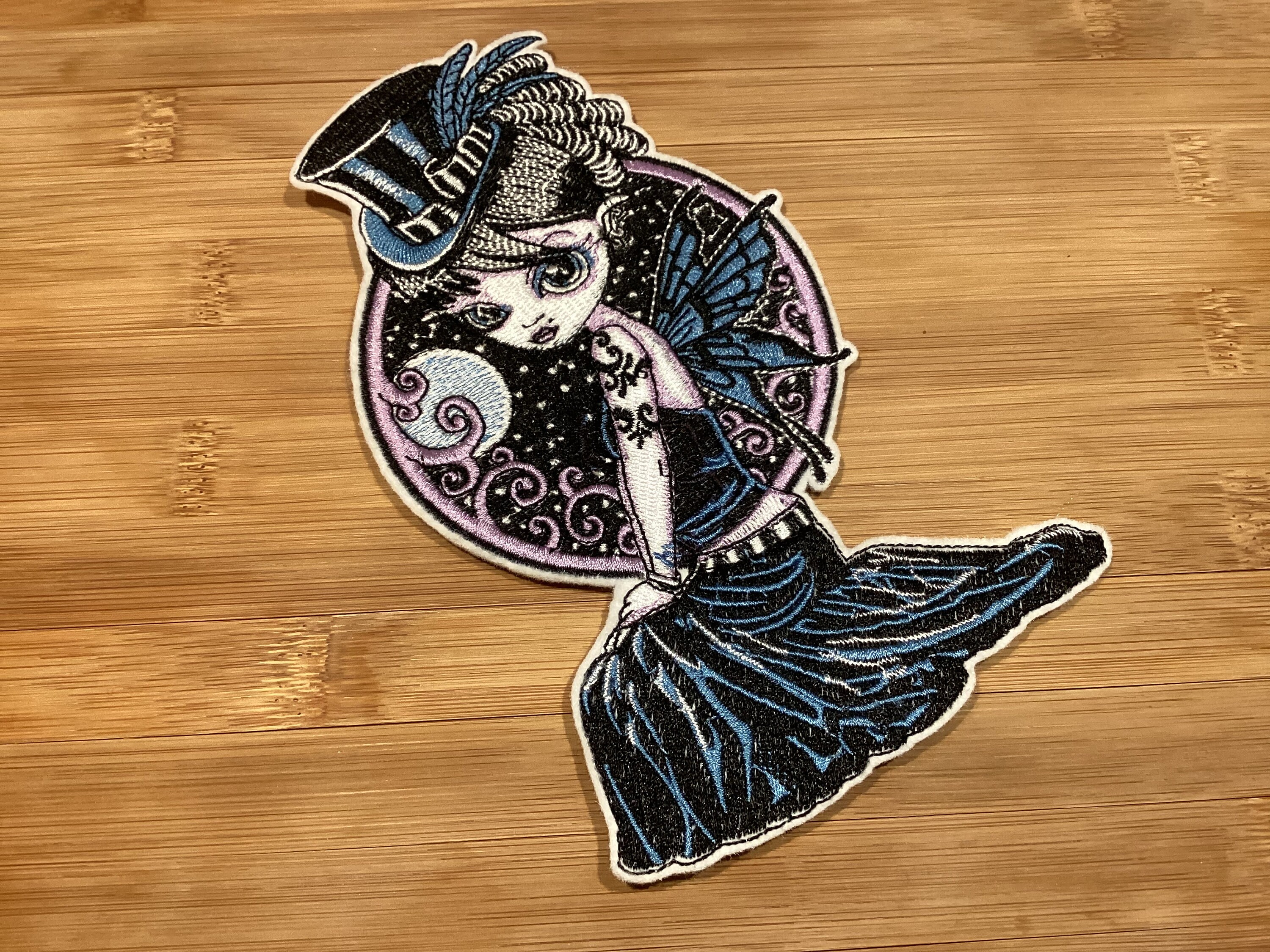 Embroidered Gothic Steampunk Winged Fairy in a Top Hat Patch Sew/Iron-On 3 Sizes by Twistedstitcher 2018 Located in Abbotsford BC Canada - Thumbnail 5
