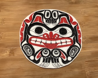 Mât totem brodéTribal indigène Grizzly Bear Sew/Iron-On Patch 3 tailles disponibles par Twistedstitcher 2018 Situé à Abbotsford Bc Canada