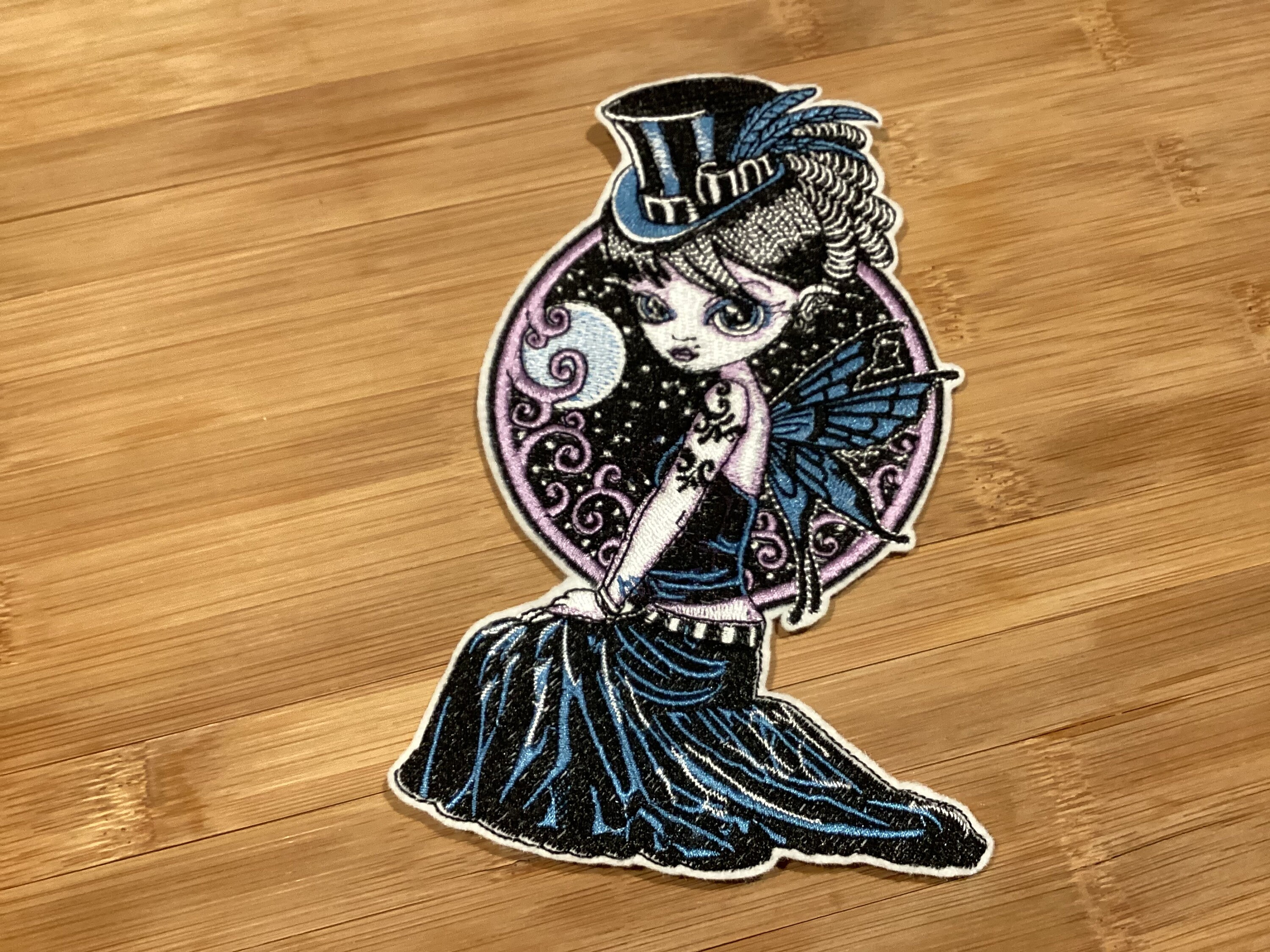 Embroidered Gothic Steampunk Winged Fairy in a Top Hat Patch Sew/Iron-On 3 Sizes by Twistedstitcher 2018 Located in Abbotsford BC Canada - Thumbnail 7