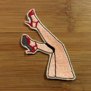 Embroidered Sexy Legs Pin-Up Patch 2 Skintones Available by Twistedstitcher 2018 Located in Abbotsford BC Canada afbeelding 4