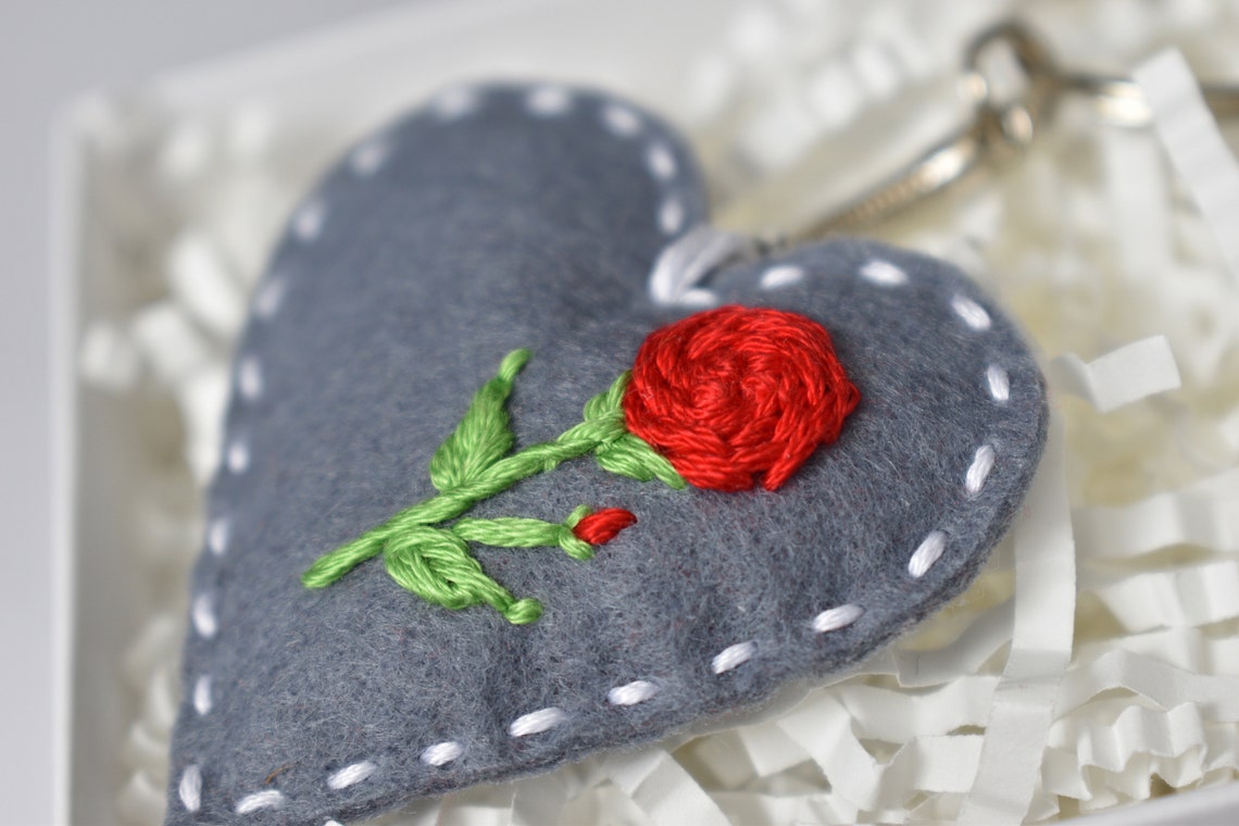 FELT HEART KEYCHAIN Hand Embroidery Flower Red Rose Heart Etsy