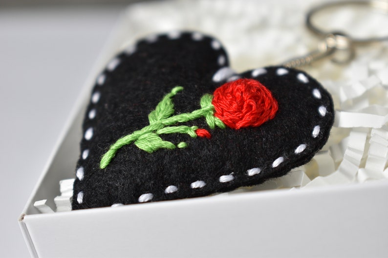 FELT HEART KEYCHAIN Hand Embroidery Flower Red Rose Heart Etsy