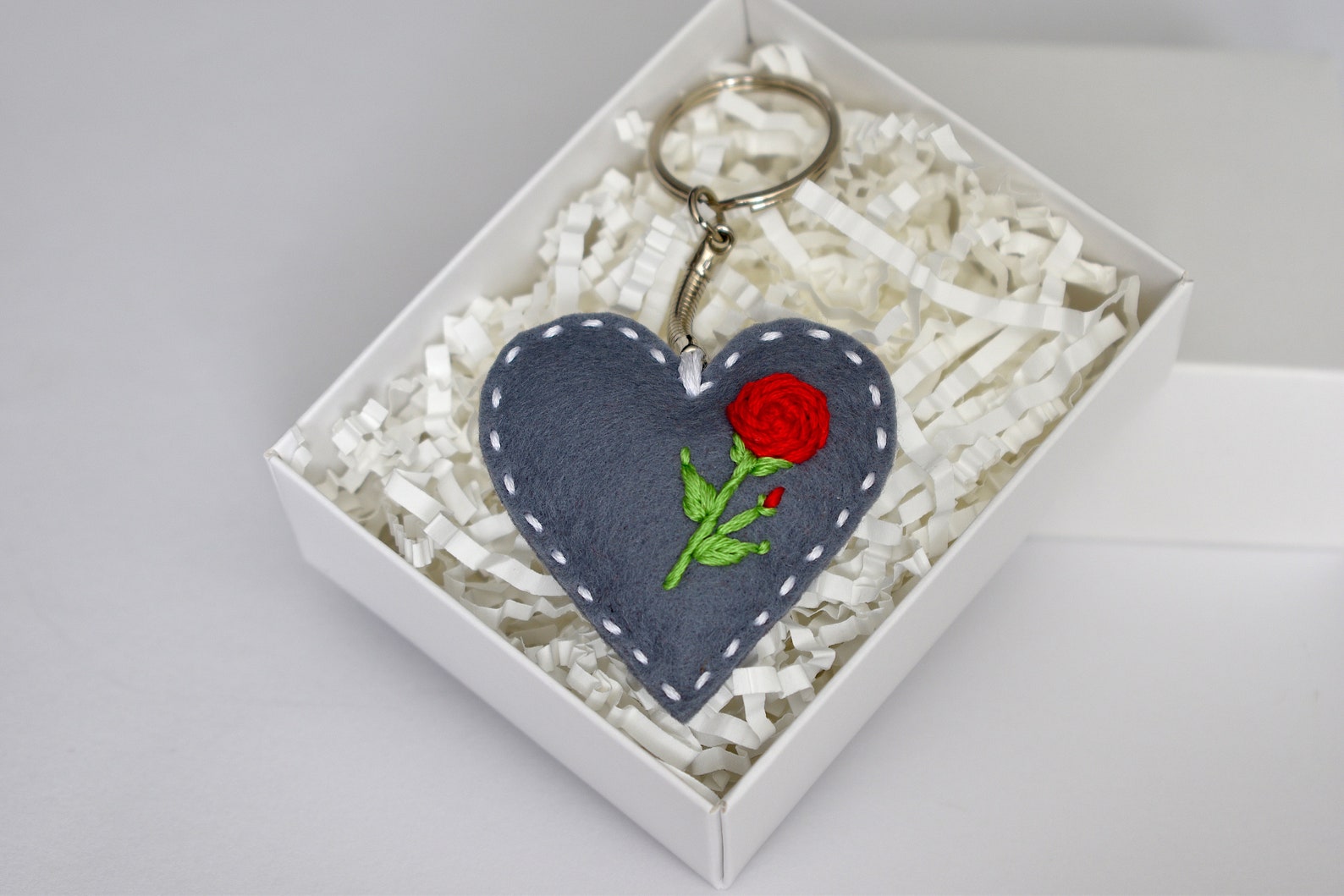 FELT HEART KEYCHAIN Hand Embroidery Flower Red Rose Heart Etsy