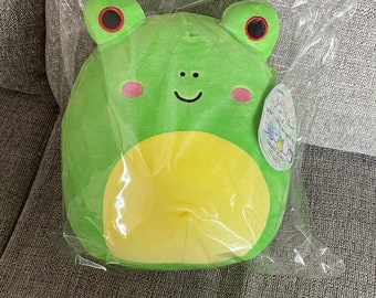 Featured image of post 20 Inch Squishmallow Frog / Each squishmallow comes with its own name and unique bio, similar.