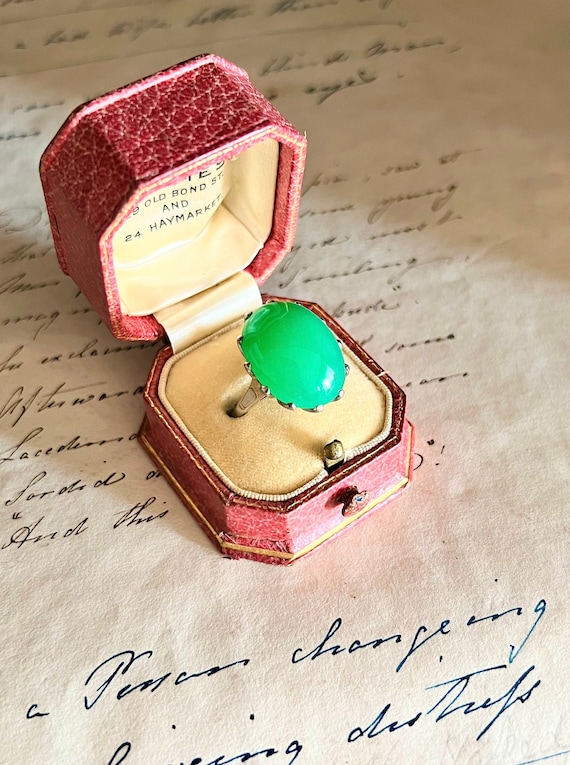 French Oval Chrysoprase Ring Vintage c.1940 18ct W