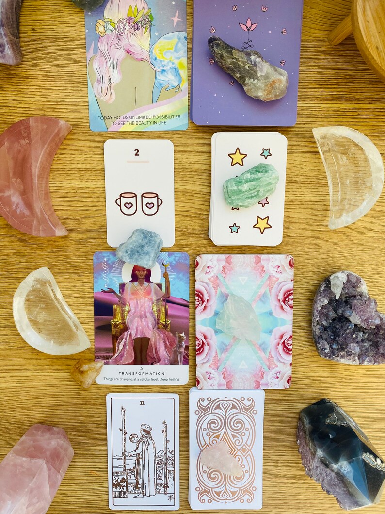 Same hour love reading Same day Tarot. Love psychic reading. Let the universe guide you. Select: 1 5 cards. Discover your true destiny image 3