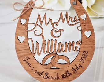 Wedding Horseshoe Personalised Mr & Mrs Gift for Bride and Groom Lucky Horseshoe