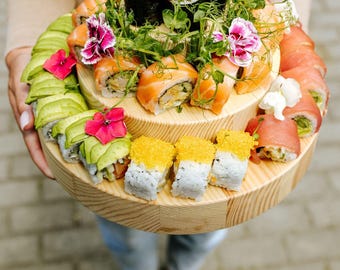 Wooden Sushi Platter Pyramid – 38cm Round Sushi Cake Stand, Handmade Oak Serving Tray