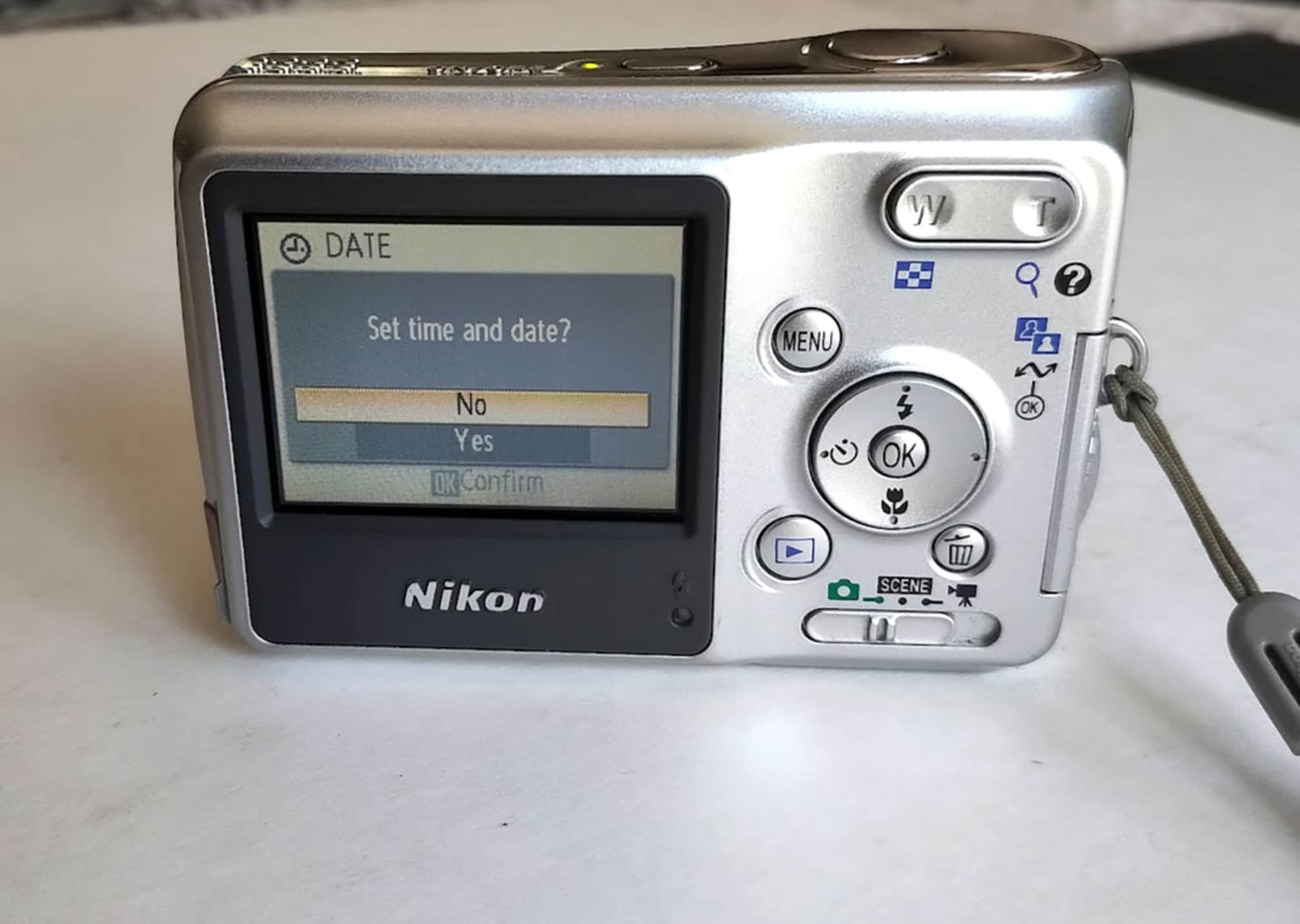 Nikon Coolpix L3 Point and Shoot Digital Camera/ 5 Megapixels | 2
