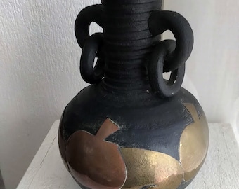 Vintage Mexicaans aardewerk - Latge Clay Vaas / uit Puerto Vallarta, 1990 / Ringgrepen - Koper- en messingaccenten - Fruit