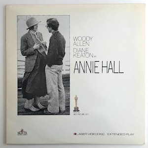 Annie Hall (1977) - Laser Disc / Color / Extended Play / *AA Best Picture / Woody Allen/ Diane Keaton/ Christopher Walken/ *LIKE-MINT*