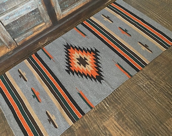 Grey Aztec Throw Rug: Southwestern Tribal Design (32X64)