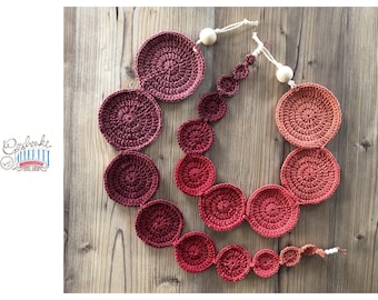 Crocheted cervix stencils for midwives - teaching chain - wine red, salmon tones - teaching aids - teaching model for birth preparation