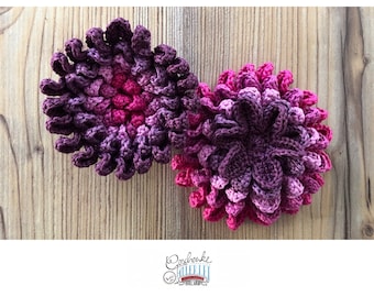 Crocheted cervix flower in shades of purple and pink - birth preparation - tools for pregnancy, midwives and doulas