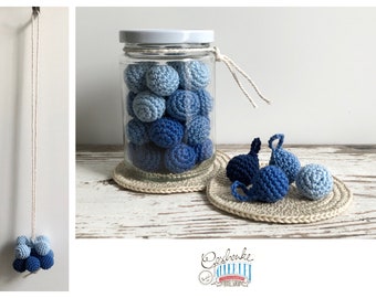 crocheted birth counter in shades of blue - hanging baby counter - work tool for midwives and doulas