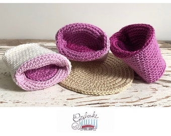 crocheted baby mouth model for midwives - teaching aid in magenta tones - teaching model for breastfeeding advice to demonstrate putting it on