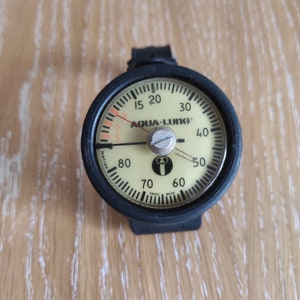 Vintage jumbo Aqualung swiss gauge Scuba Compass spirotecnique Diver, Diver deep gauge, Nautical, scuba item, Scuba diving, diving watch