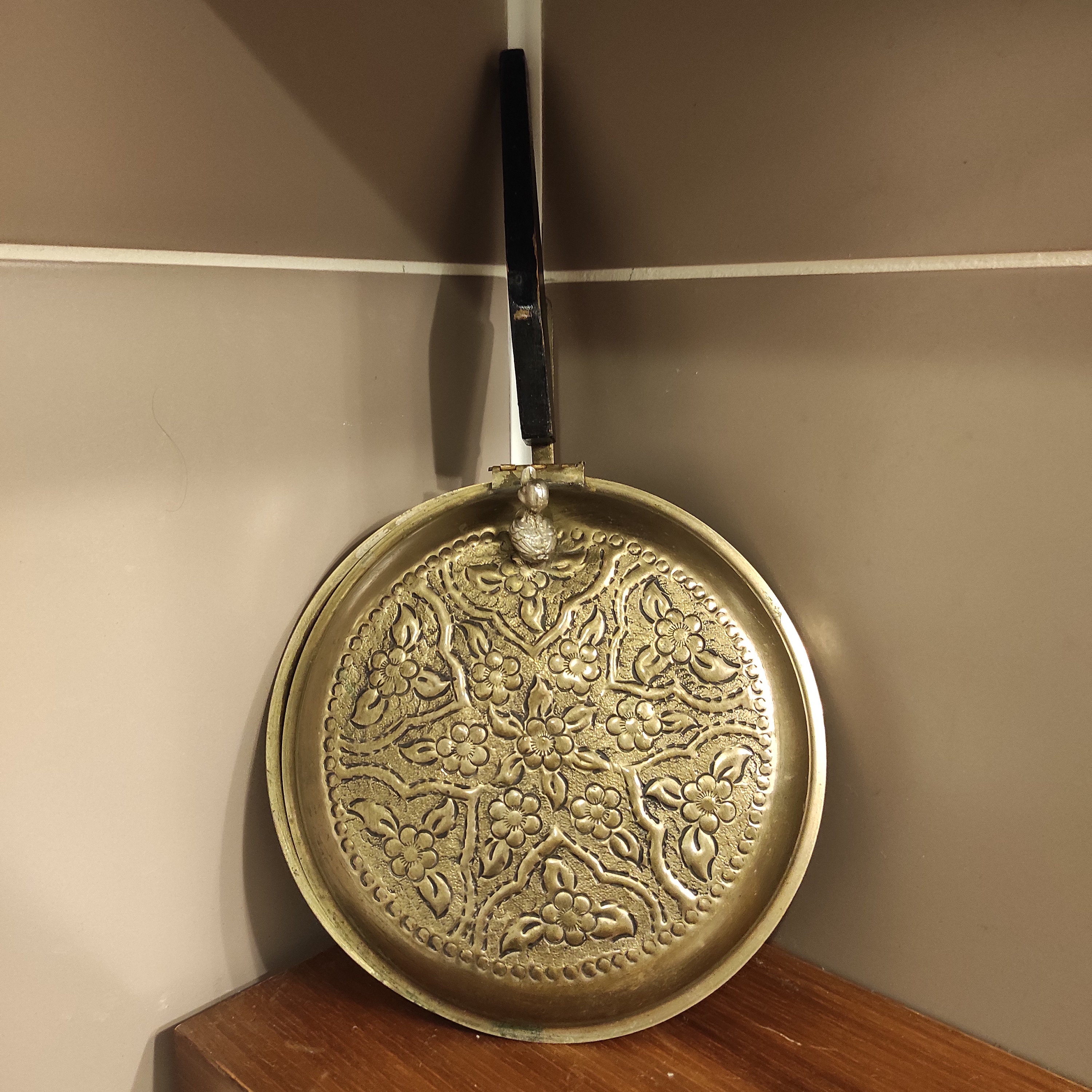 Vintage 19th Century Bed Warmer, Brass Top Wooden Handle Bed Warming