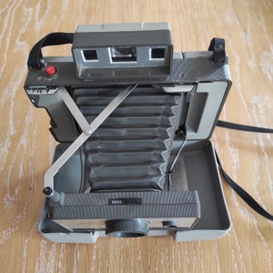 Polaroid 320 Automatic Land Camera with Cover, Cold-Clip, Instant Camera, Polaroid Camera