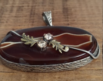 Vintage Banded Agate Silver Pendant with Crystal Stone