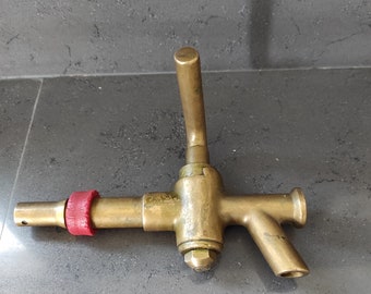 Vintage Brass Water Faucet Retro Bathroom Fixture Decorative Plumbing Hardware