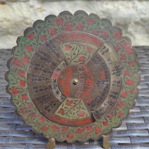 Calendario perpetuo vintage de latón en relieve, intervalo de 40 años (1968-207)