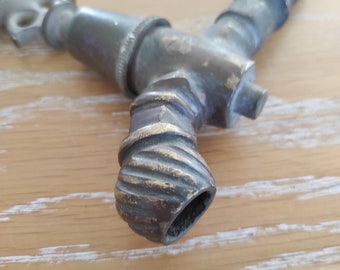 Classic Water Faucet - Vintage Brass Faucet for Authentic Bathroom Ambiance