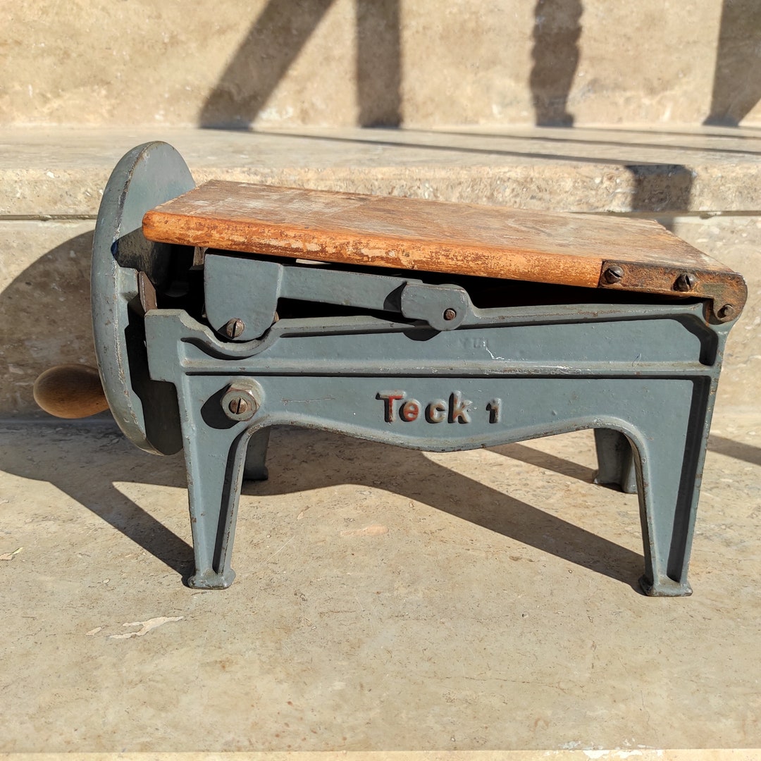 Antique Cast Iron Tobacco Cutter Shredder Vintage Tool