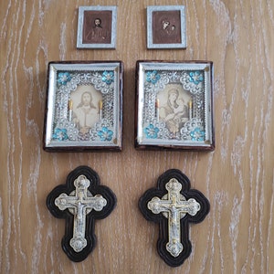 Handcrafted Hanging Crucifix: Captivating Christian Wall Art Perfect for a Distinctive Religious Gift or Decor – Set of 6