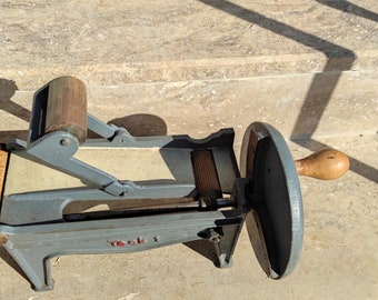 Antique Cast Iron Tobacco Cutter Shredder Vintage Tool