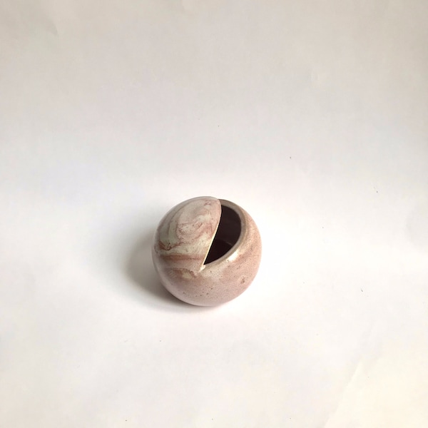 Petit vase boule rose avec fente (à gauche) - Céramique