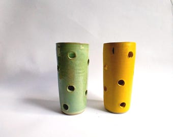 Vase jaune traversant pour fleurs sechées - Céramique