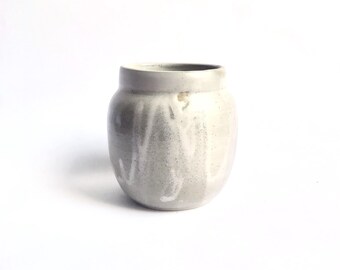 Pot à plantes bombé blanc (à droite) - Céramique