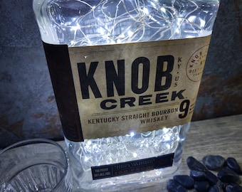 Lámpara de botella de bourbon Knob Creek de 1,75 L – Decoración LED para bar, regalo para amantes del whisky