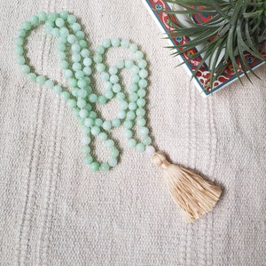 Pastel mala 108 beads, Jade knotted Meditation mala, Yoga japa mala, Hindu mala for the heart chakra, Prayer beads, Tassel necklace