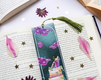 Green Witches Bookstack Bookmark, Magical Moth bookmark, Books bookmark, Bookish item, Moth Bookmark, Witchy Bookmark