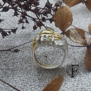 Life and Death Ring - Skeleton Ring - Skeleton Hand Ring - Hand in Hand - Gimmel Ring - Puzzle Ring - Handshake Ring - Mourning Ring