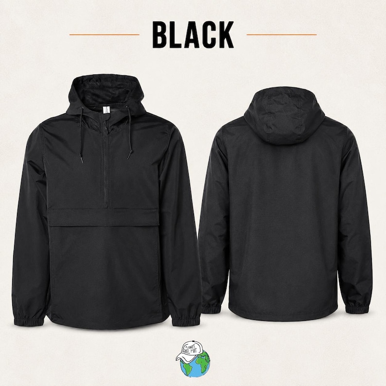 Puede incluir: Una chaqueta cortavientos negra tipo pullover con capucha y cordones, cierre de media cremallera frontal y un bolsillo horizontal grande. La imagen muestra las vistas frontal y trasera de la chaqueta con el texto BLACK en la parte superior.