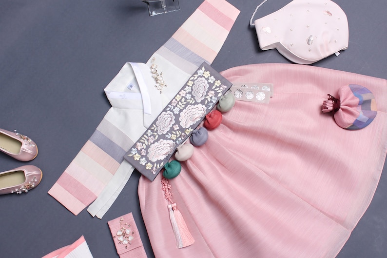 Girl Baby Hanbok Korean Traditional Dress First Birthday Party Celebration Hanbok Dress Clothing Set Total 10 items 1 Age Pink Ivory