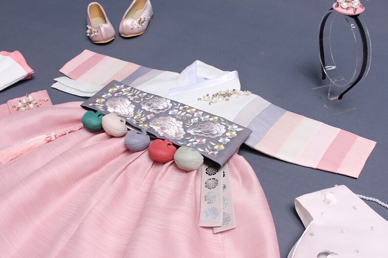 Girl Baby Hanbok Korean Traditional Dress First Birthday Party Celebration Hanbok Dress Clothing Set Total 10 items 1 Age Pink Ivory