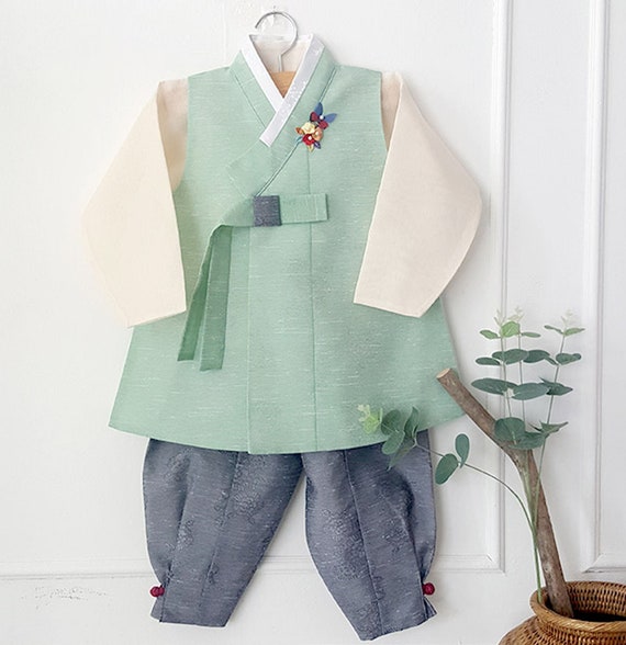 pastel hanbok