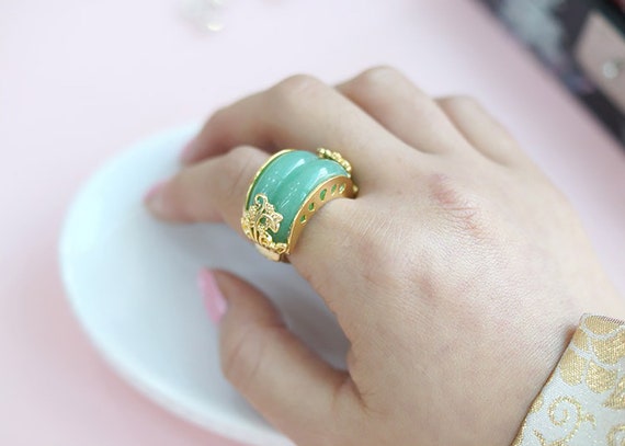A Sensational Vintage Chinese 14K Gold Jadeite Dress Ring – Fetheray