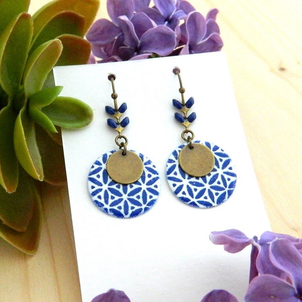 Boucles d'oreilles graphiques motifs bleu et blanc