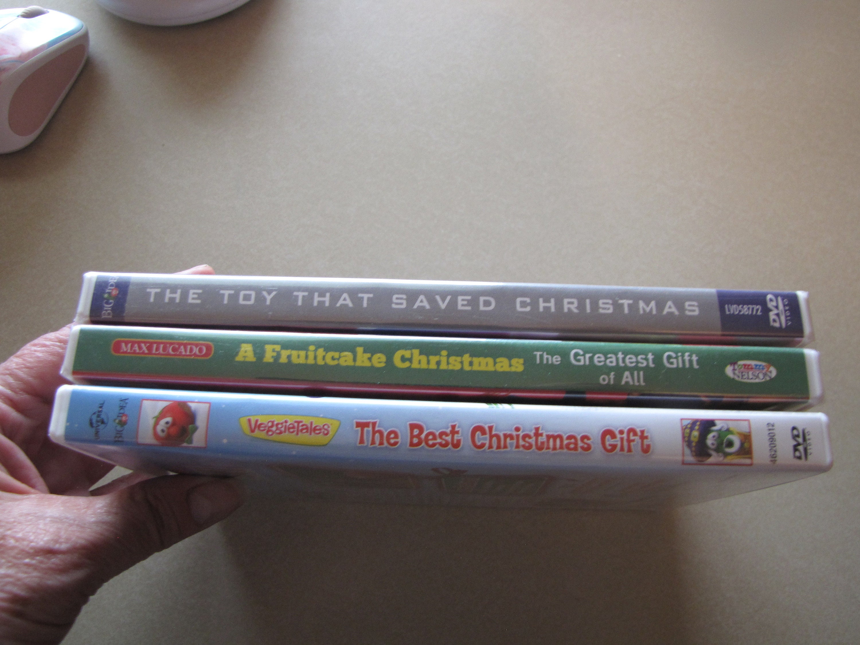 その他 Hermie &amp; Friends: A Fruitcake Christmas [DVD] Hermie & Friends: A Fruitcake Christmas (Video 2005) - IMDb